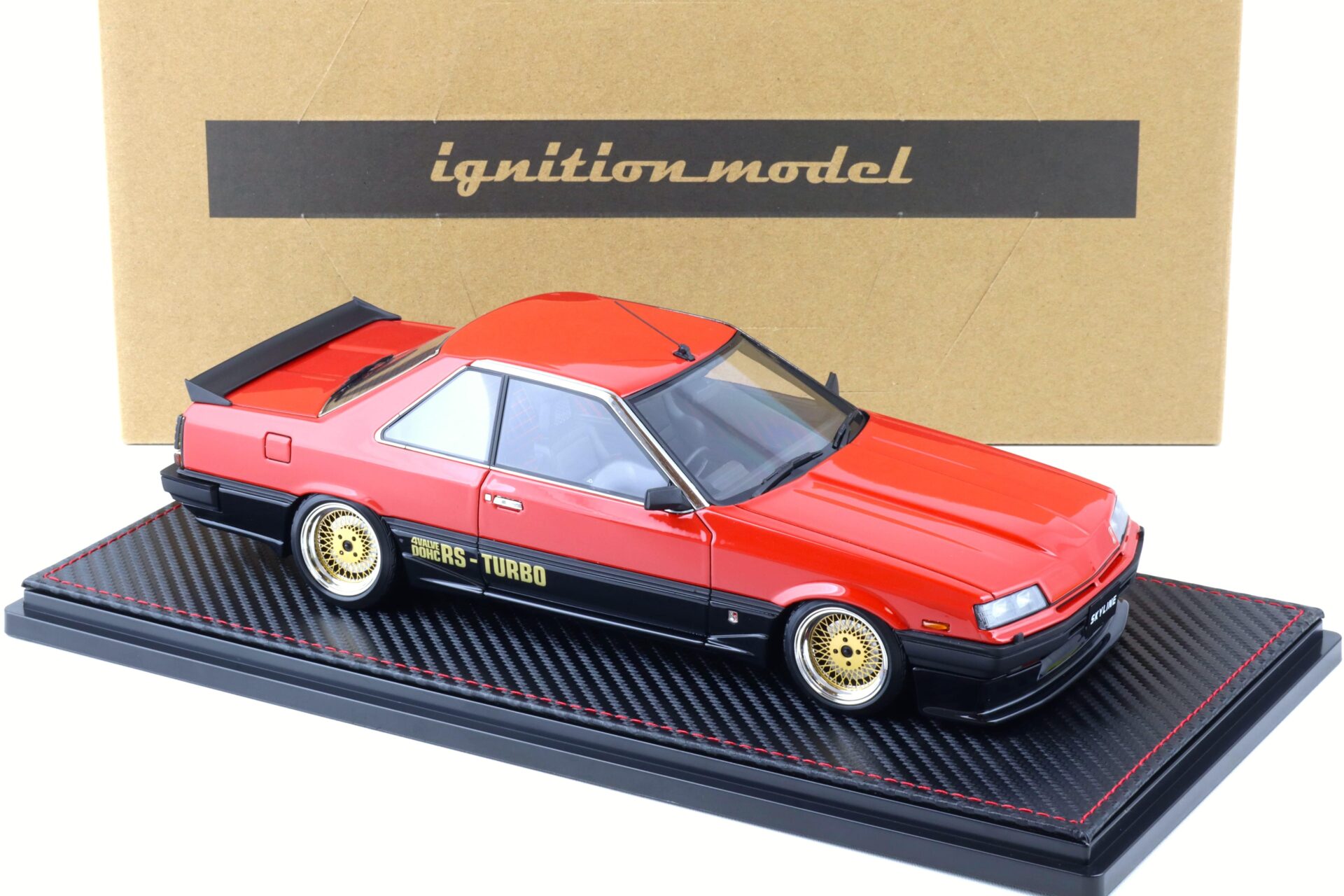 1:18 Ignition Model IG2439 Nissan Skyline 2000 RS-X Turbo C (R30) red/ black + engine