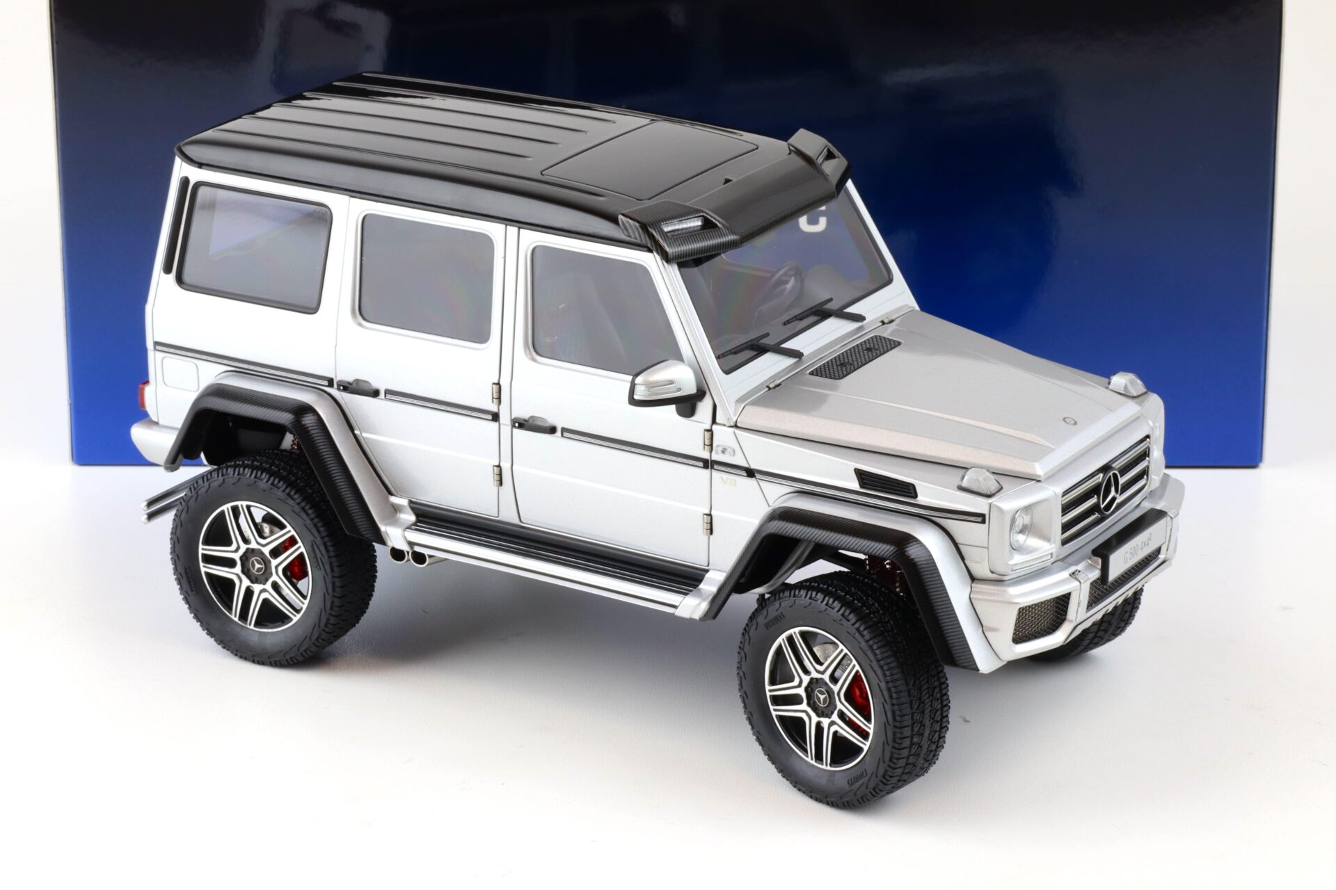 1:18 AUTOart Mercedes G500 4Ã4² G-Klasse silver metallic 76318