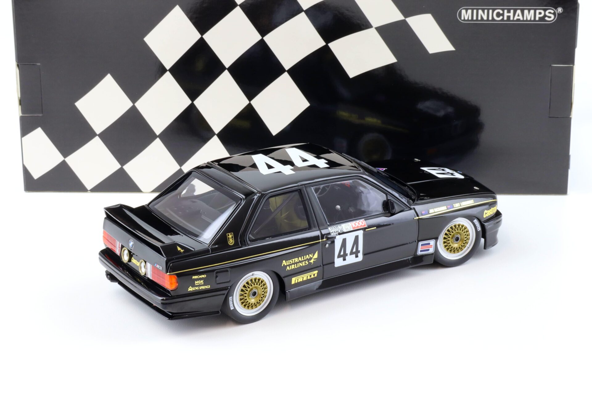 1:18 Minichamps BMW M3 E30 JPA Team Richards/ Longhurst Bathurst 1000km
