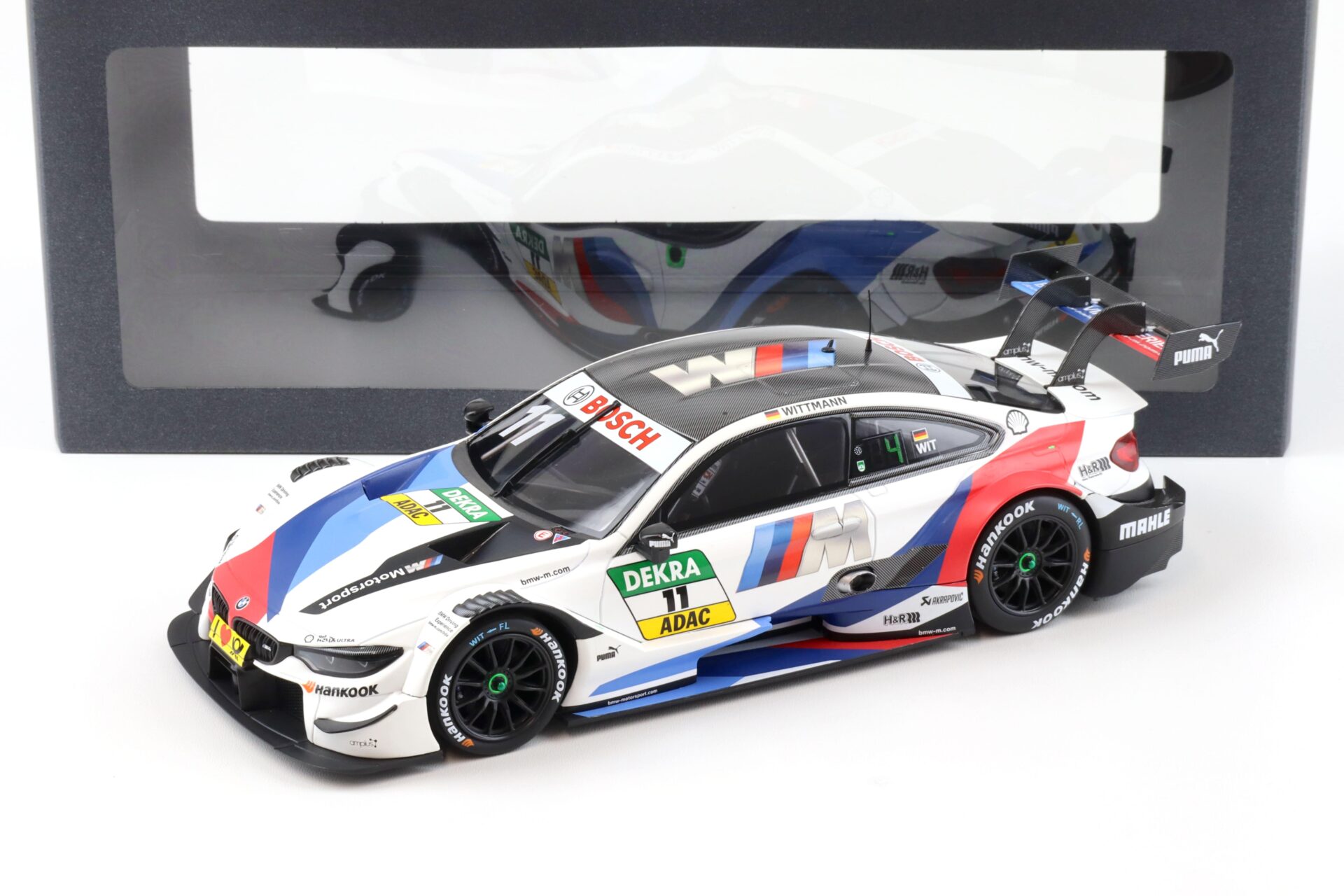 1:18 Minichamps BMW M4 DTM 2018 Wittmann #11 DEALER VERSION