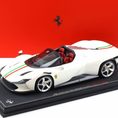 1:18 BBR Ferrari SP3 Daytona Bianco Italia matt w/ Italian flag stripe - Limited 11 pcs.