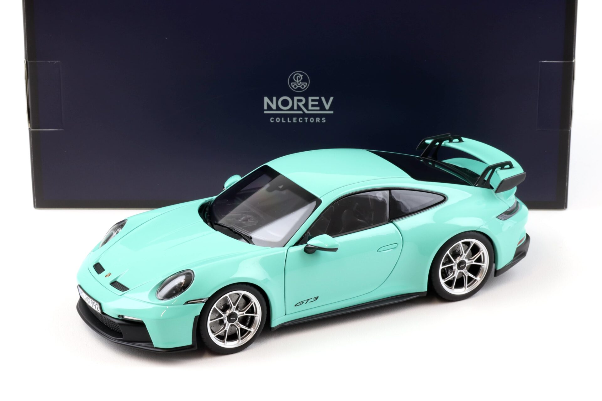 1:18 Norev Porsche 911 (992) GT3 Coupe Mint green 2021 - Limited 400 pcs.