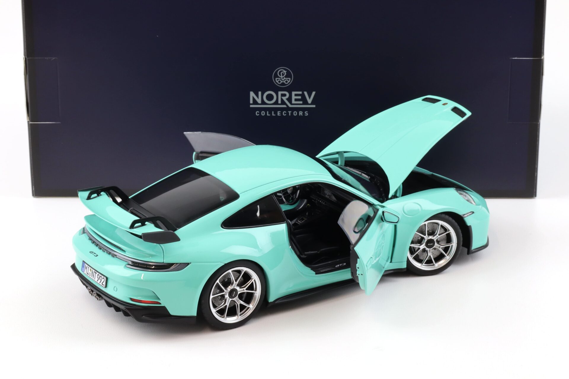 1:18 Norev Porsche 911 (992) GT3 Coupe Mint green 2021 - Limited 400 pcs.