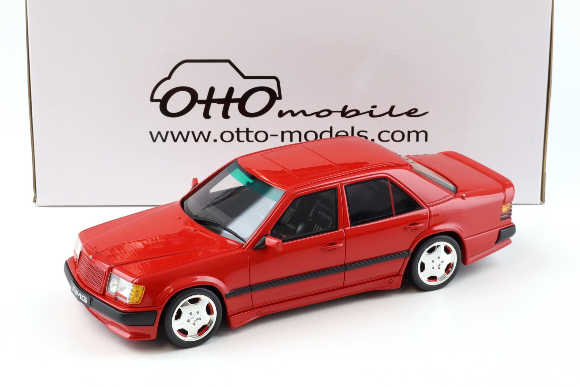 1:18 OTTO mobile OT1104 Mercedes 300E 6.0 AMG Signal red 1987