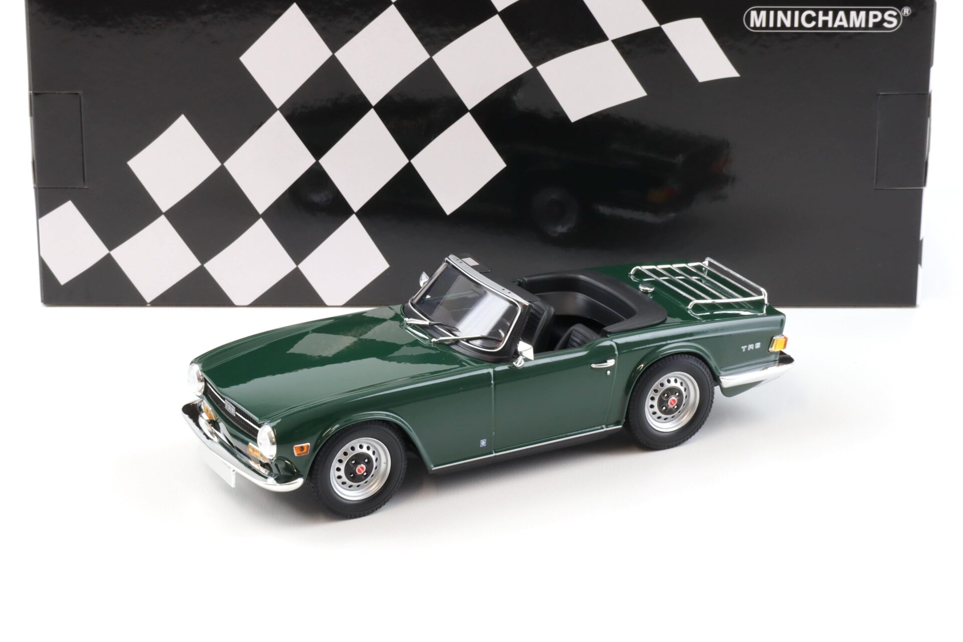 1:18 Minichamps Triumph TR6 Roadster 1969 LHD dark green