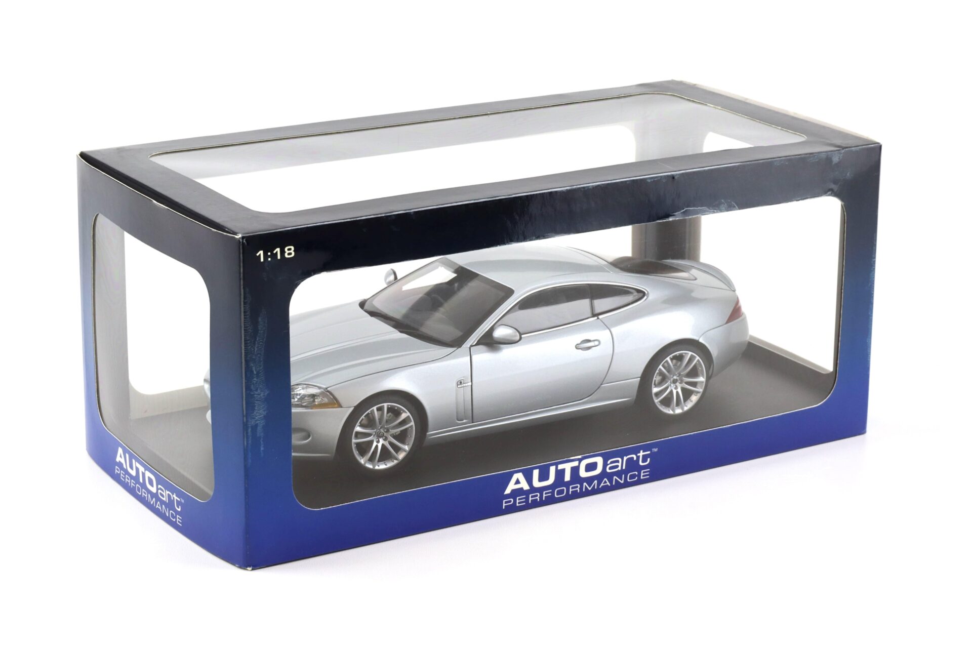 1:18 AUTOart Jaguar XK Coupe 2006 Liquid silver 73631