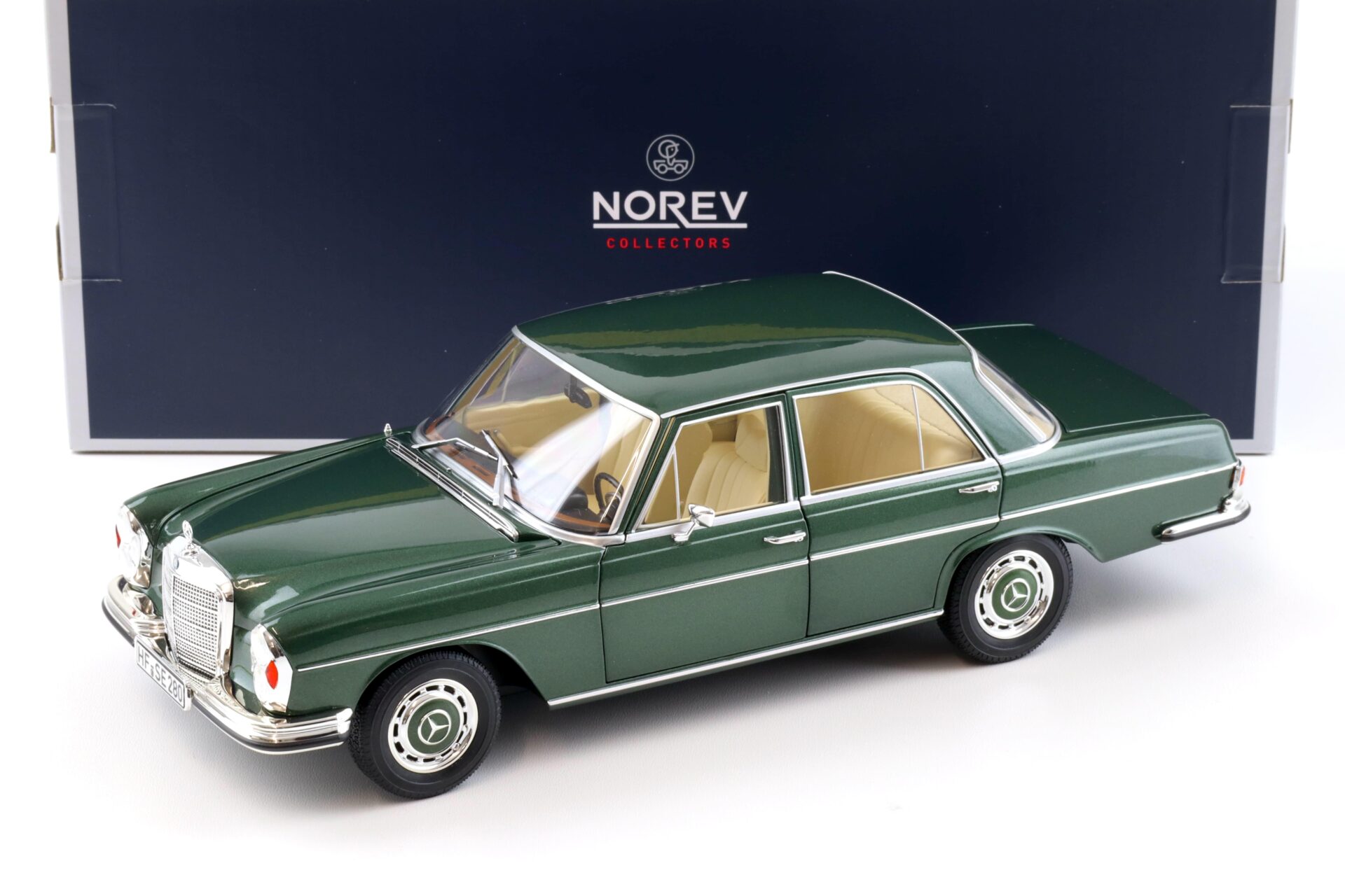 1:18 Norev Mercedes 280 SE Limousine W108 1968 green metallic 183533