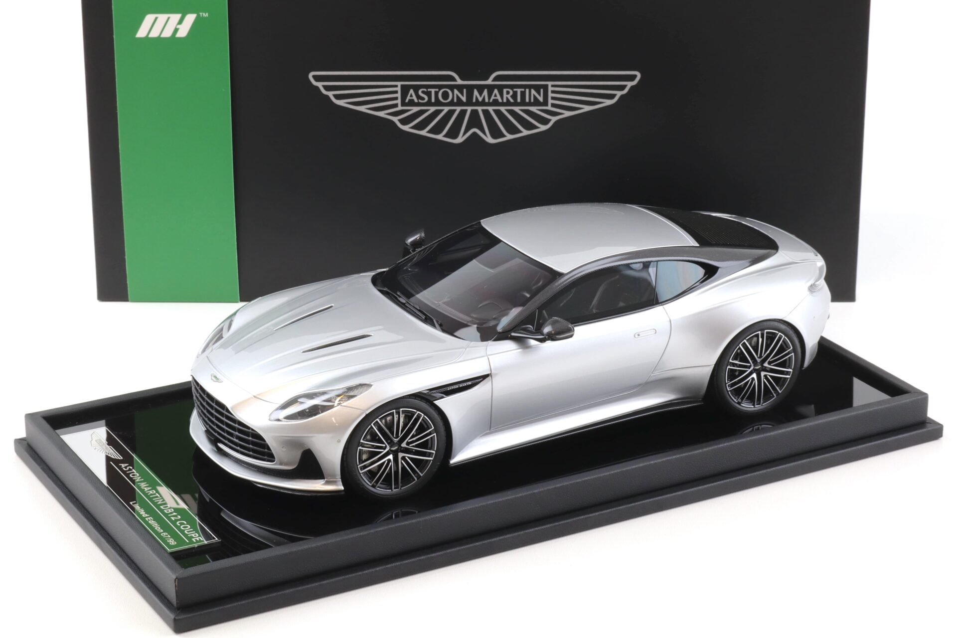1:18 Motorhelix Aston Martin DB12 Coupe 2023 Lightning silver - Limited 99 pcs.