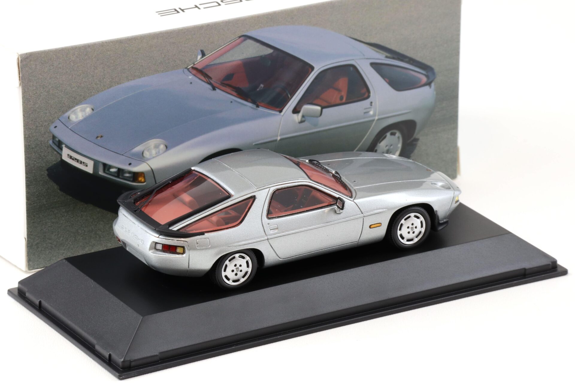 1:43 Spark Porsche 928 S silver grey metallic 1980 MAP Porsche Museum