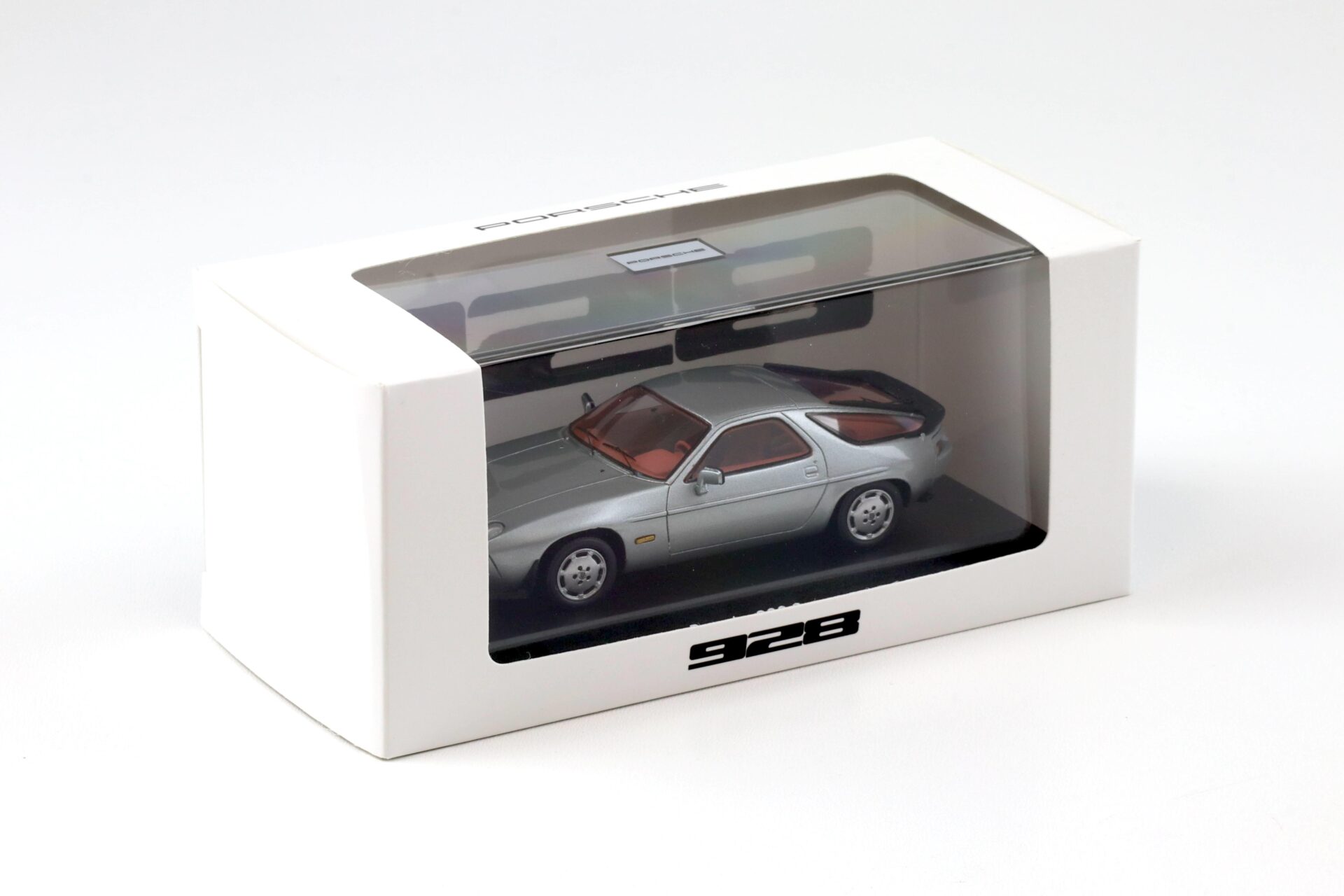 1:43 Spark Porsche 928 S silver grey metallic 1980 MAP Porsche Museum