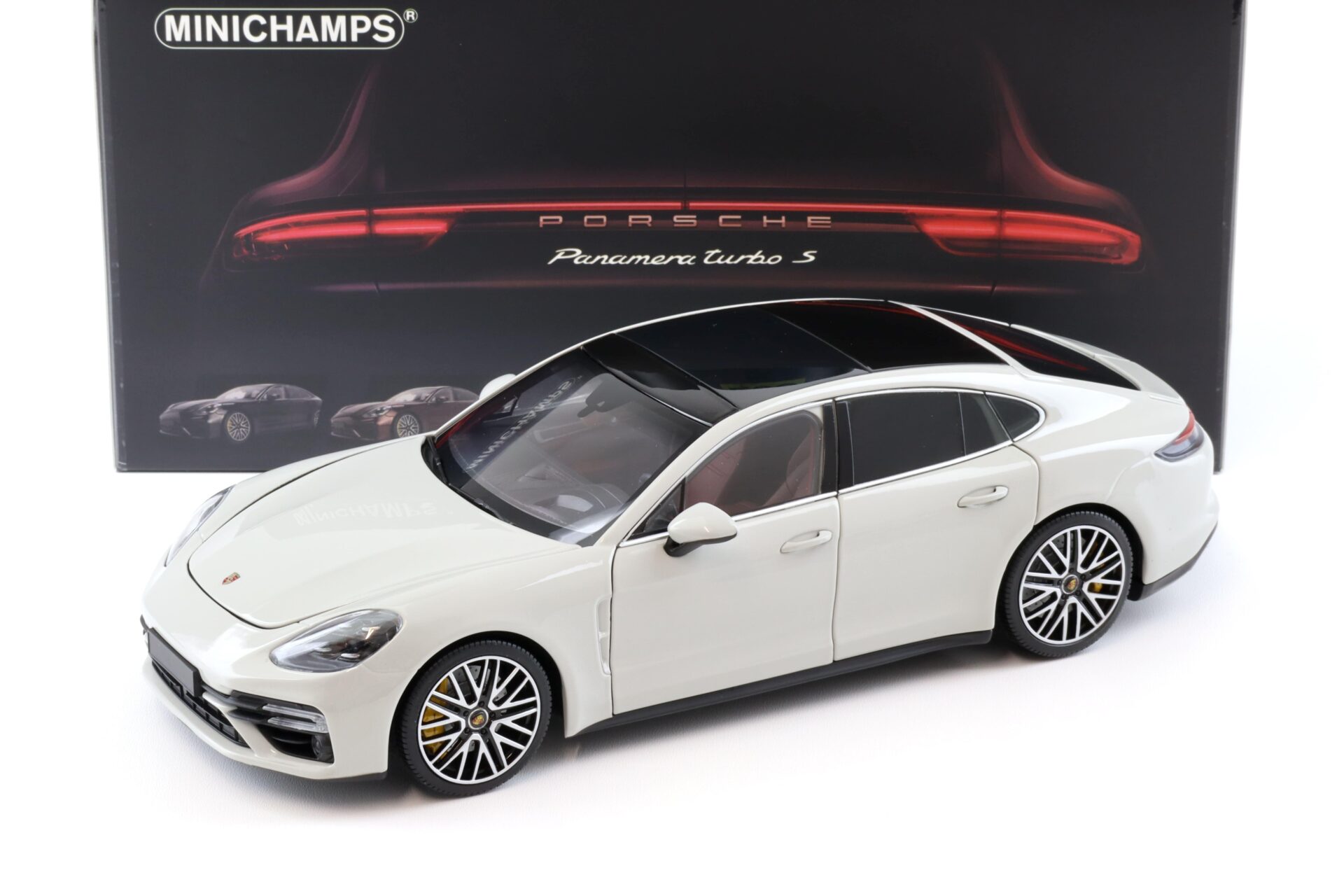 1:18 Minichamps Porsche Panamera Turbo S 2020 Chalk grey