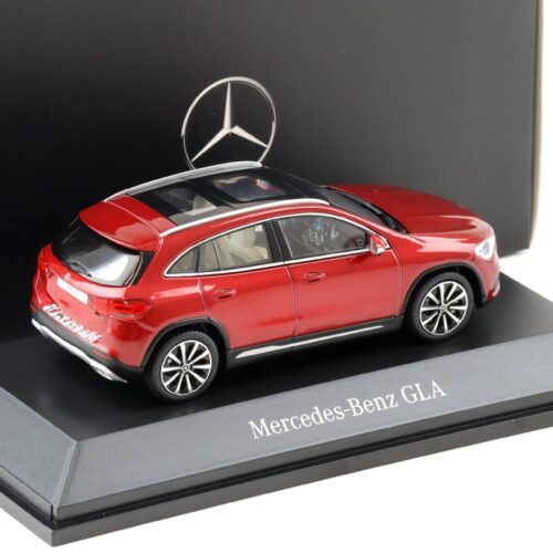 1:43 Spark Mercedes GLA H247 designo Patagonia red bright 2020 DEALER VERSION
