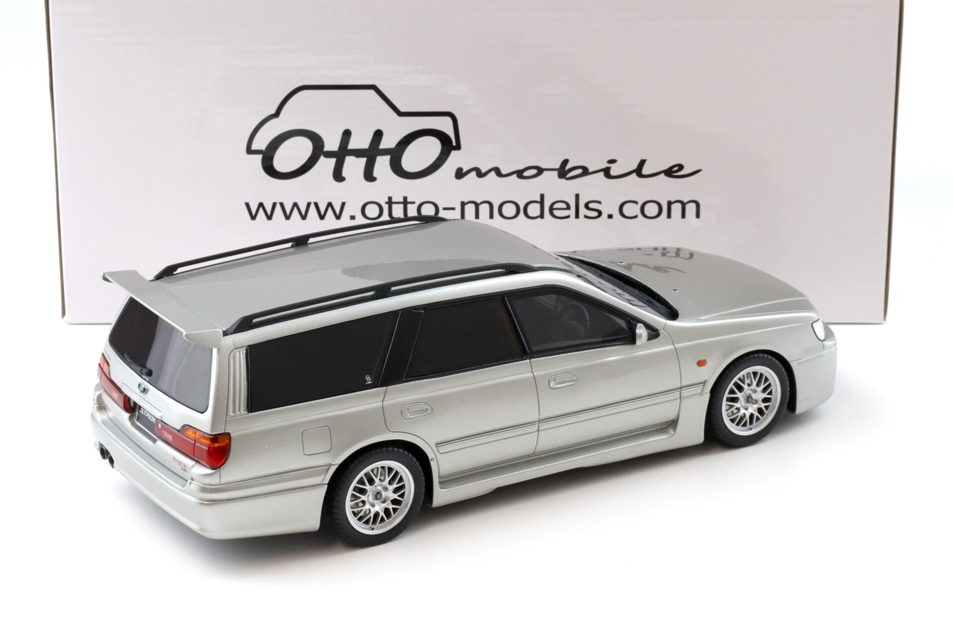 1:18 OTTO mobile OT471 Nissan Stagea Autech Version 260RS KR4 Sonic silver 1997