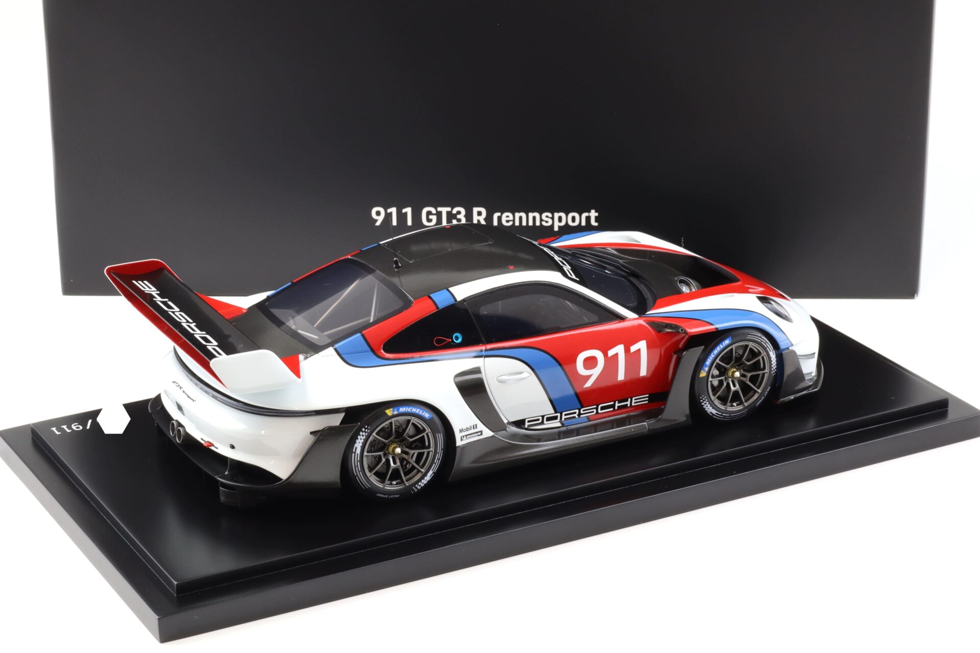1:18 Spark Porsche 911 992 GT3 R Rennsport #911 white/red/blue WAP DEALER