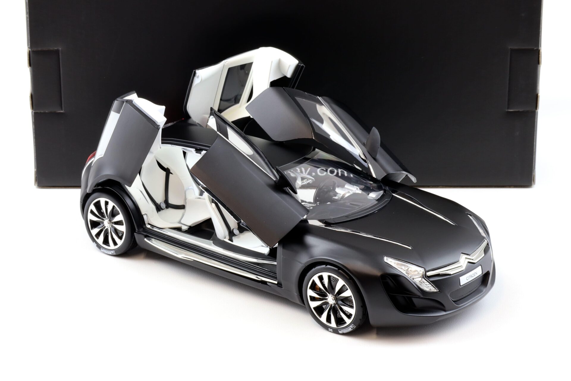 1:18 Norev Citroen C-Metisse 2008 black matt 181597