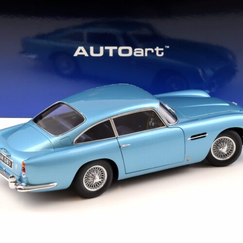 1:18 AUTOart Aston Martin DB5 Coupe 1964 Caribbean pearl blue 70288