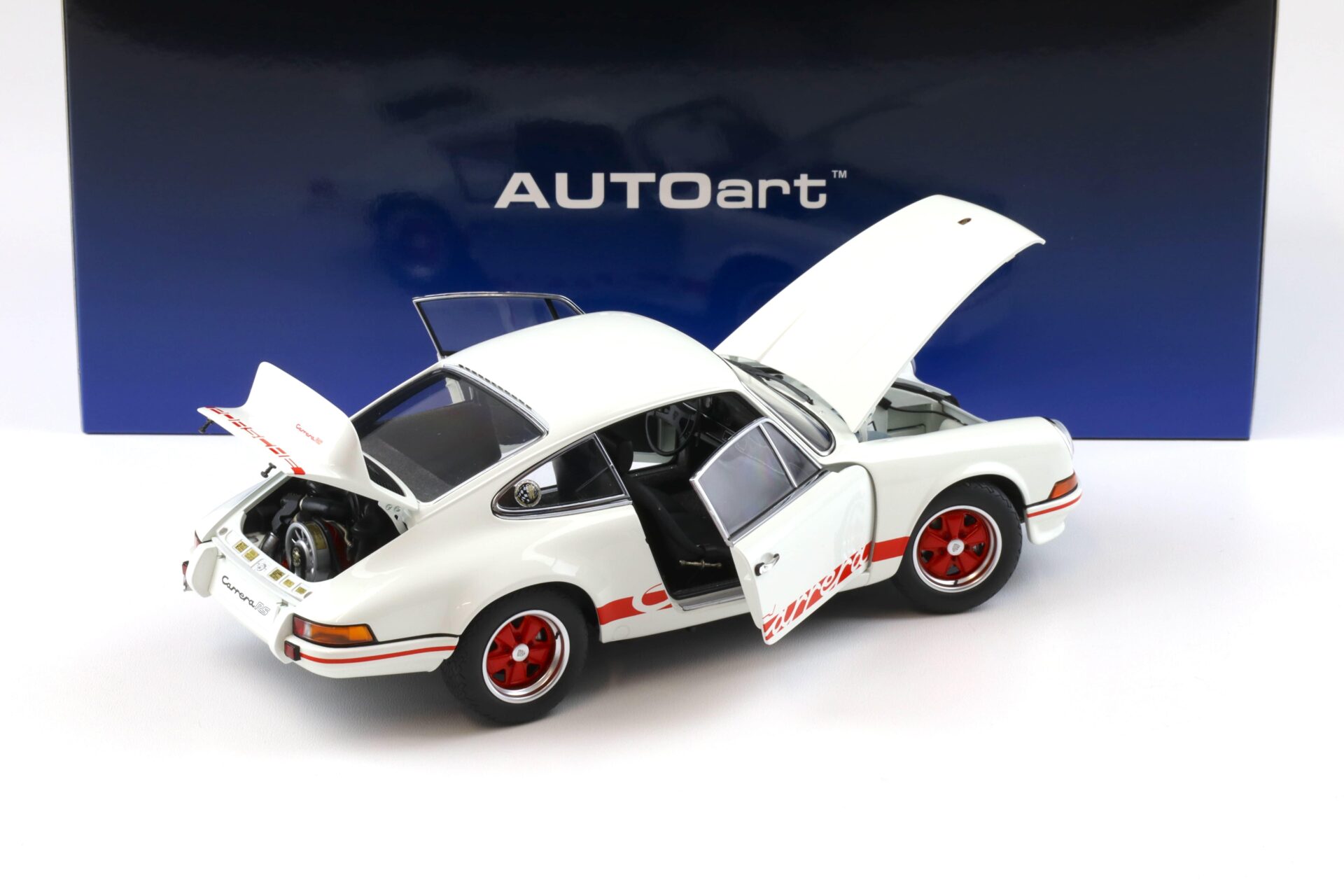 1:18 AUTOart Porsche 911 Carrera RS 2.7 Grand Prix white/ red stripes 78030