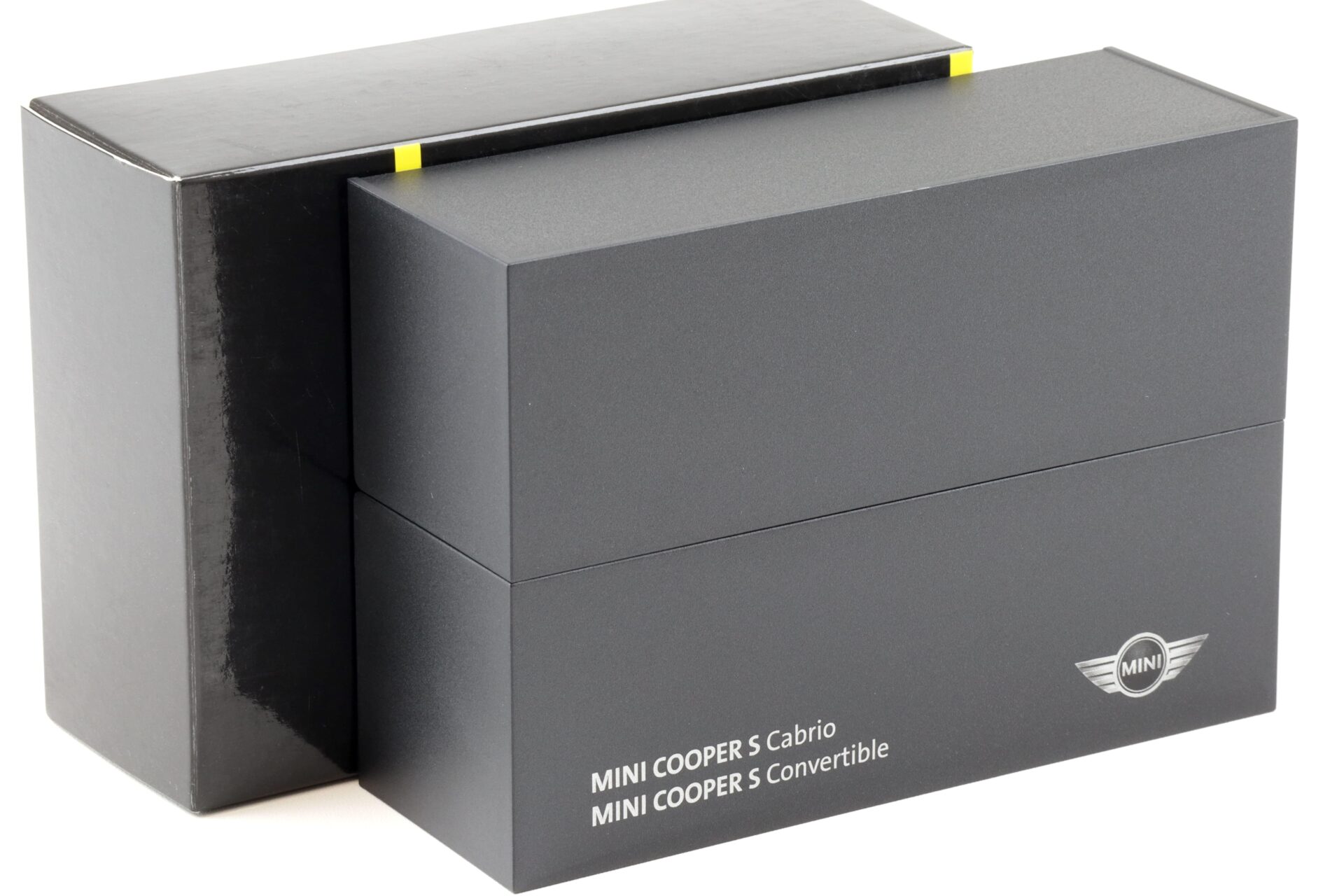 1:43 Minichamps Mini Cooper S R57 Convertible Interchange yellow DEALER VERSION