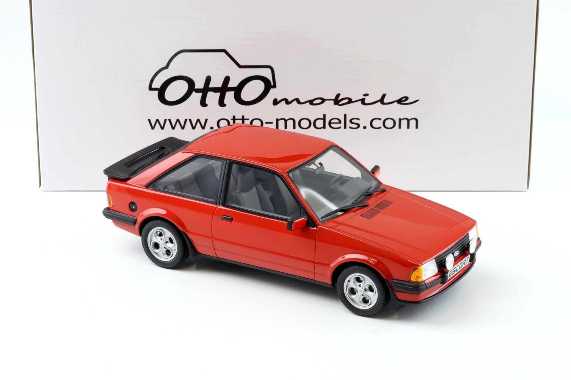 1:18 OTTO mobile OT1049 Ford Escort XR3i MK3 Sunburst red 1985