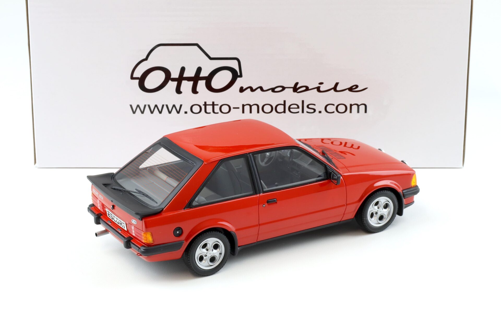 1:18 OTTO mobile OT1049 Ford Escort XR3i MK3 Sunburst red 1985