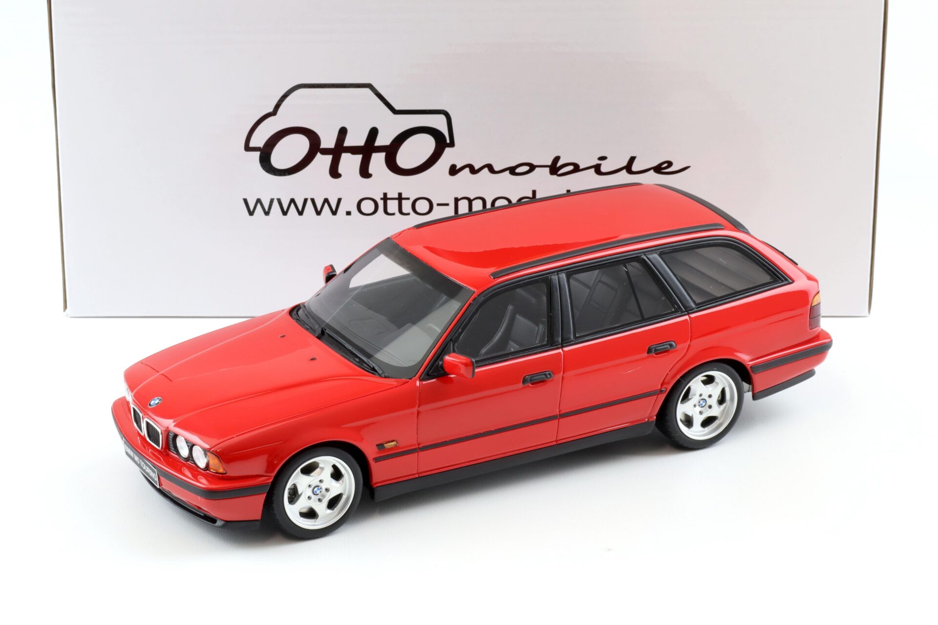 ID 98497 orig.jpg 1:18 OTTO mobile OT951 BMW M5 E34 Touring 1994 red