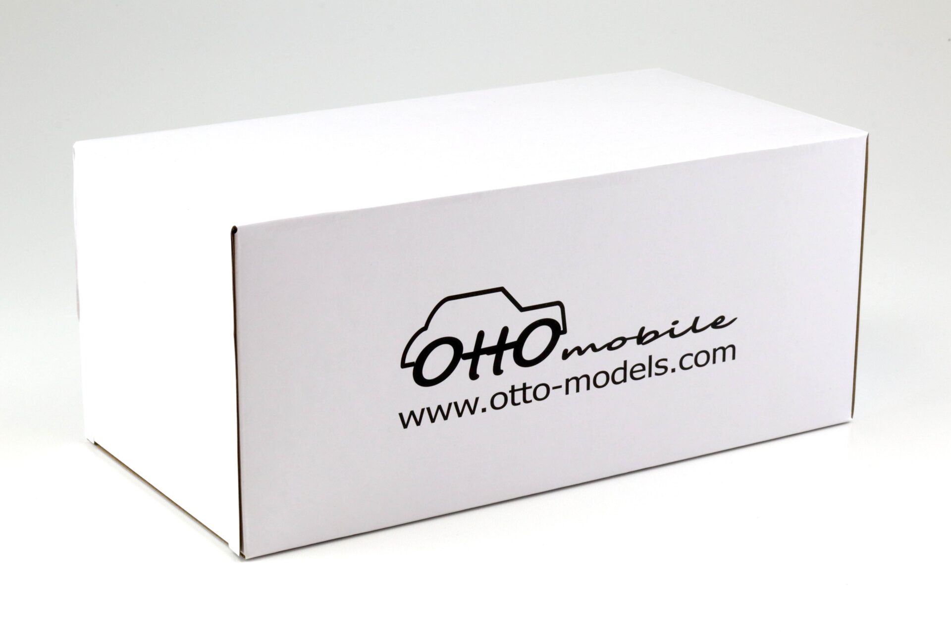 1:18 OTTO mobile OT1013 BMW 540i Touring E39 M-Pack 2001 black