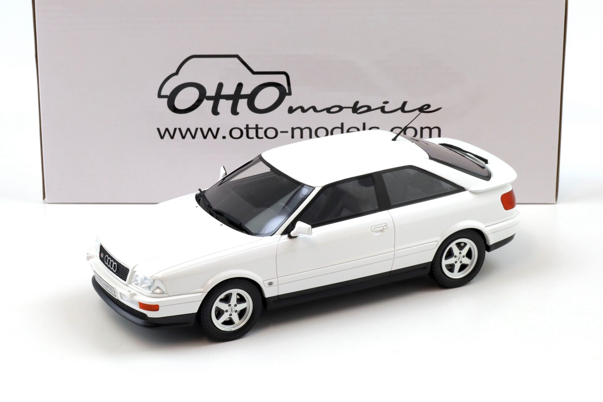 ID 98565 orig.jpg 1:18 OTTO mobile OT288 Audi S2 Coupe 1991 pearl white
