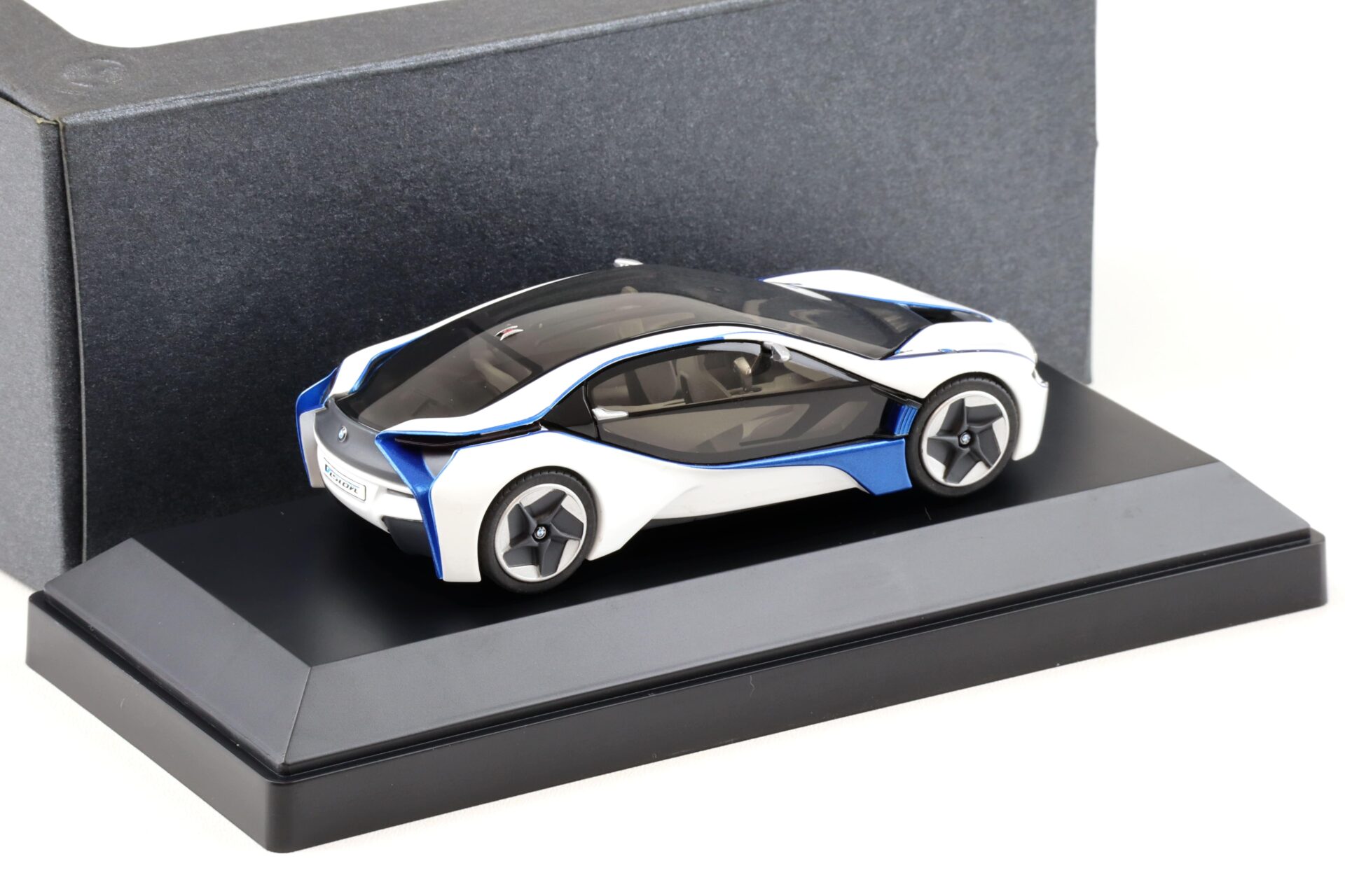 1:43 Paragon BMW Vision Efficient Dynamics white/ blue DEALER VERSION