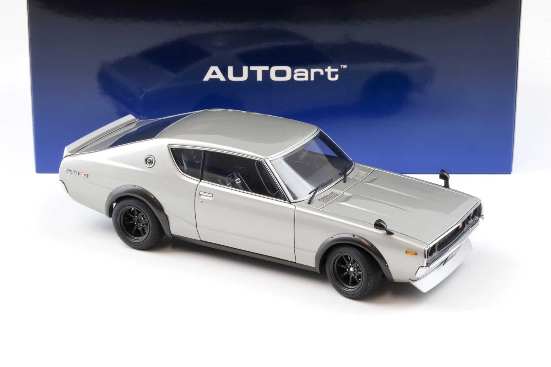1:18 AUTOart Nissan Skyline 2000 GT-R (KPGC110) Tuned Version silver 77466