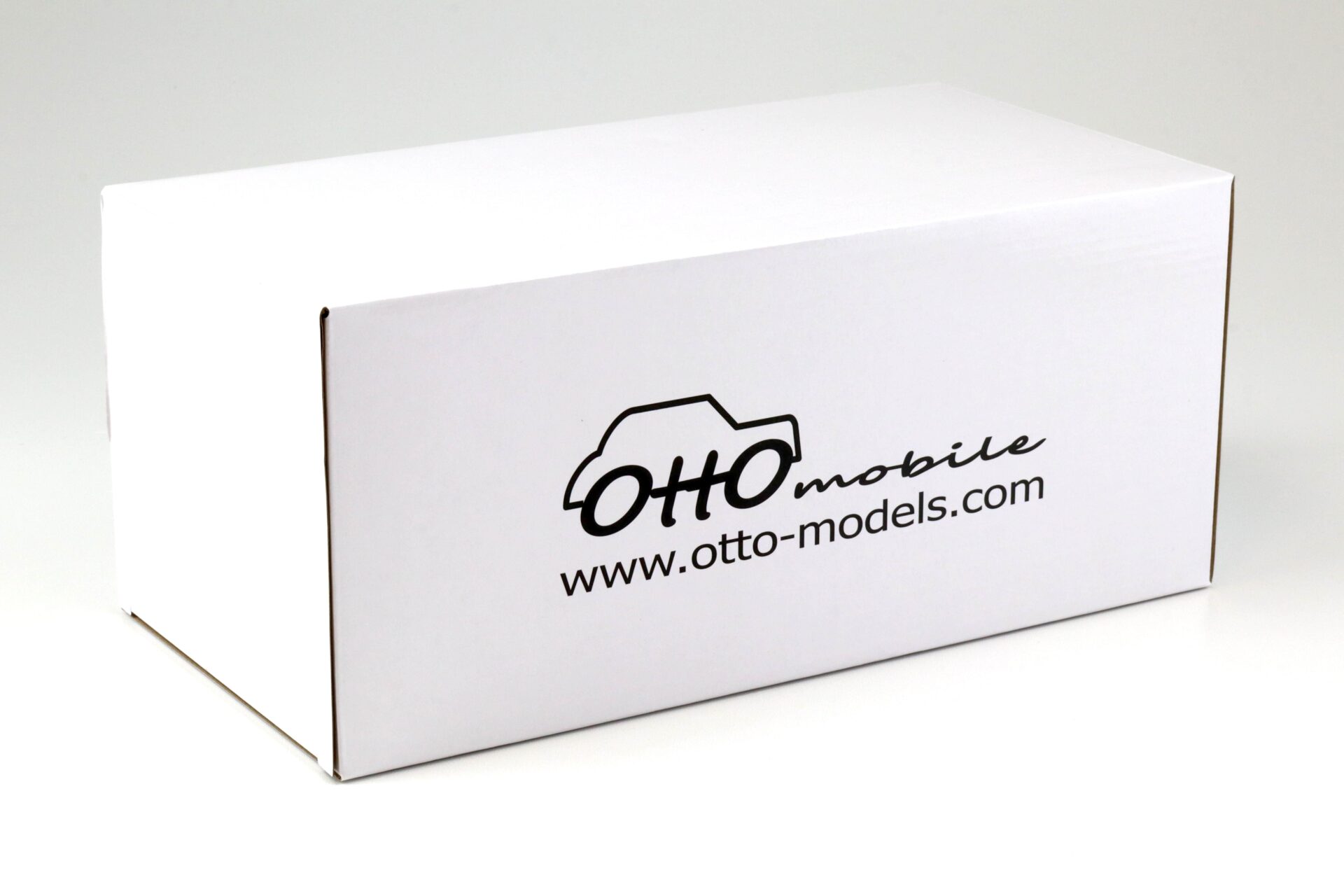 1:18 OTTO mobile OT1106 Mini Clubman (F54) JCW Melting silver III 2021