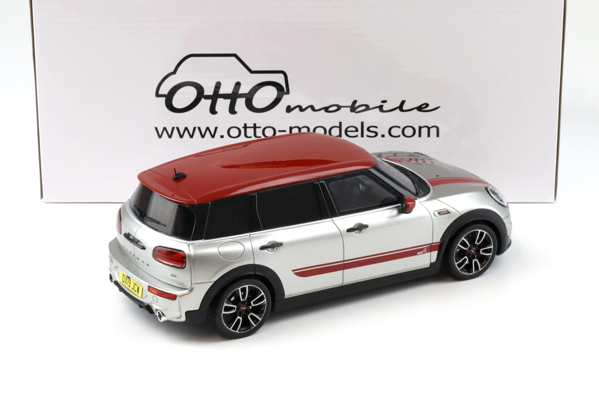 1:18 OTTO mobile OT1106 Mini Clubman (F54) JCW Melting silver III 2021