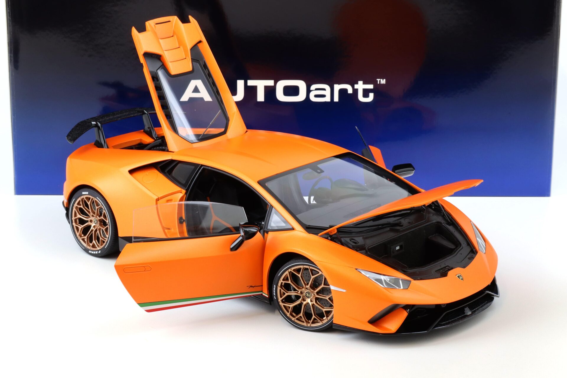 1:12 AUTOart Lamborghini Huracan Performante 2017 arancio anthaeus/ matt orange 12076