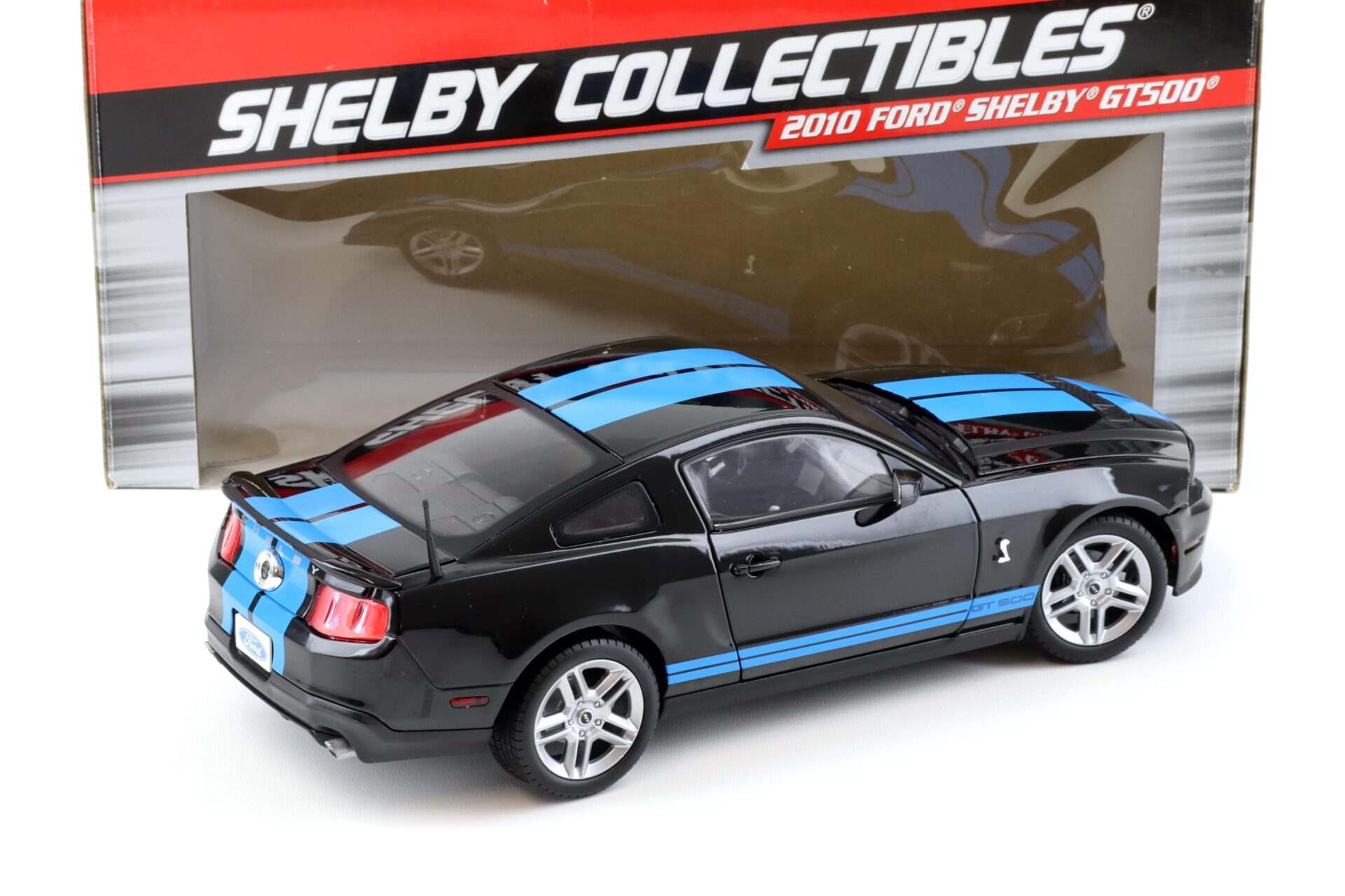 1:18 Shelby Collectibles 2010 Ford Shelby GT500 Coupe black with blue stripes