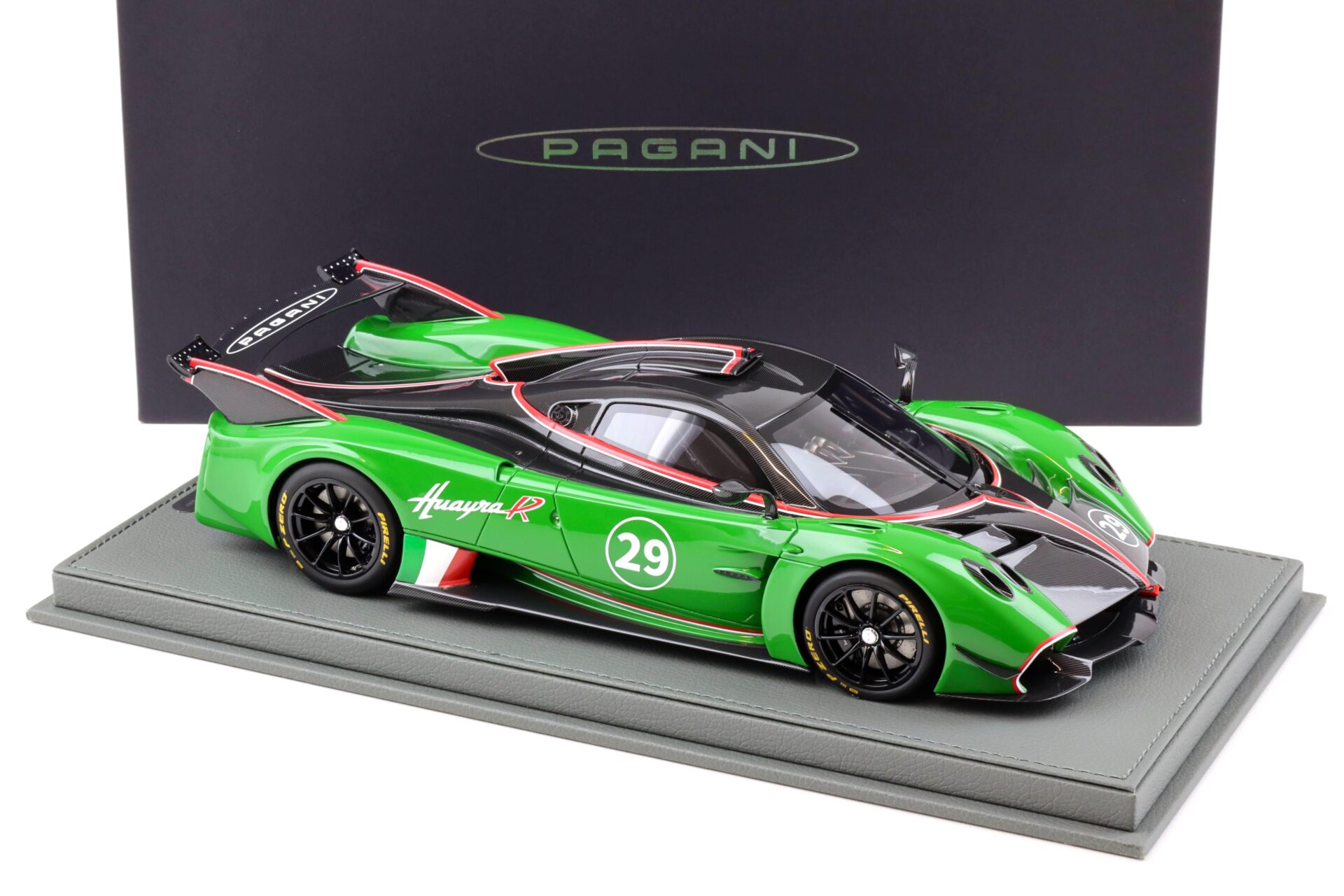 1:18 BBR Pagani Huayra R Gloss black Carbon/ verde prato - Limited 100 pcs.