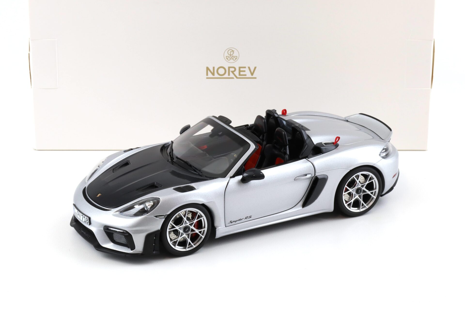 1:18 Norev Porsche 718 Spyder RS Weissach Package 2023 GT-silver metallic