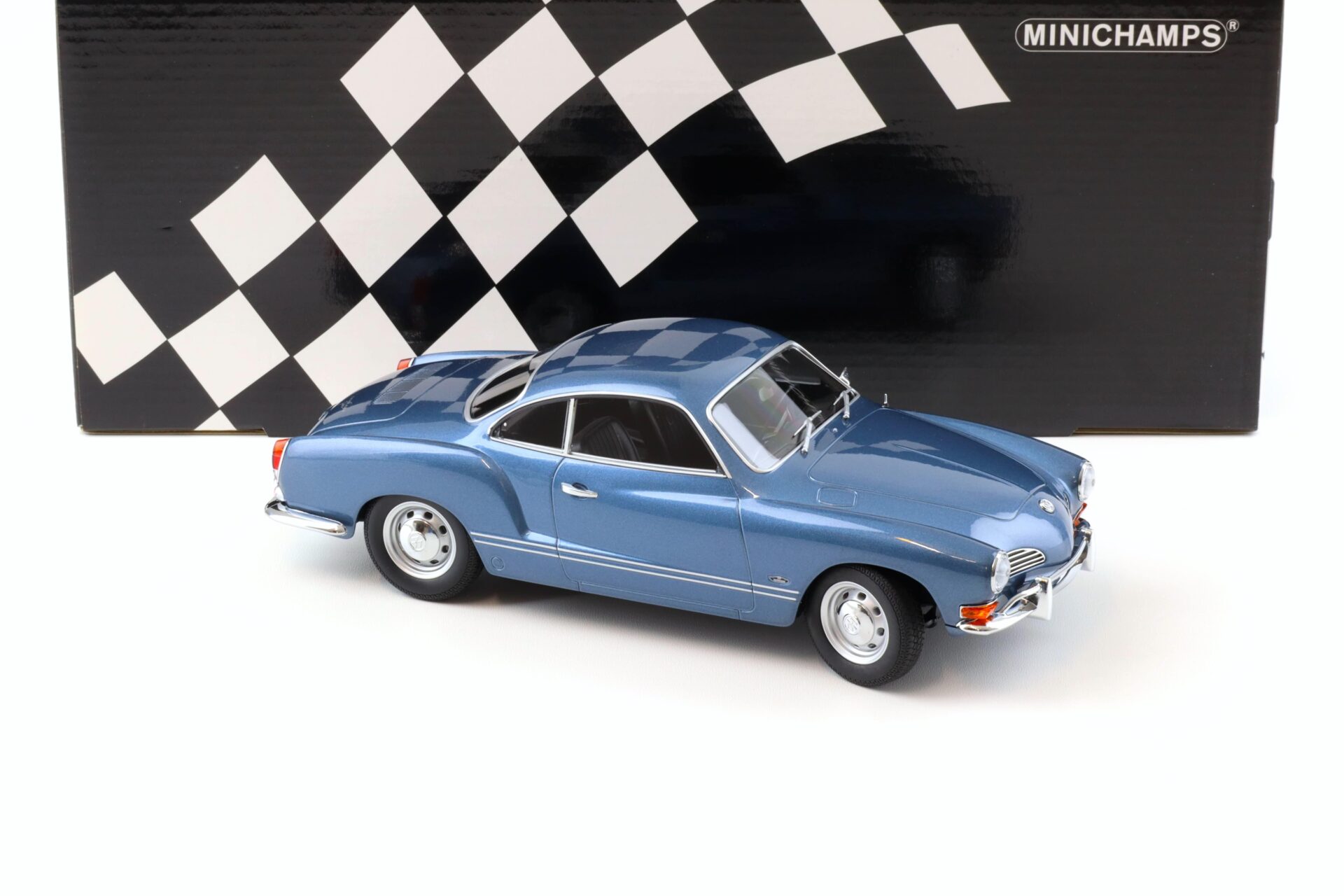 1:18 Minichamps VW Karmann Ghia Coupe 1970 blue metallic