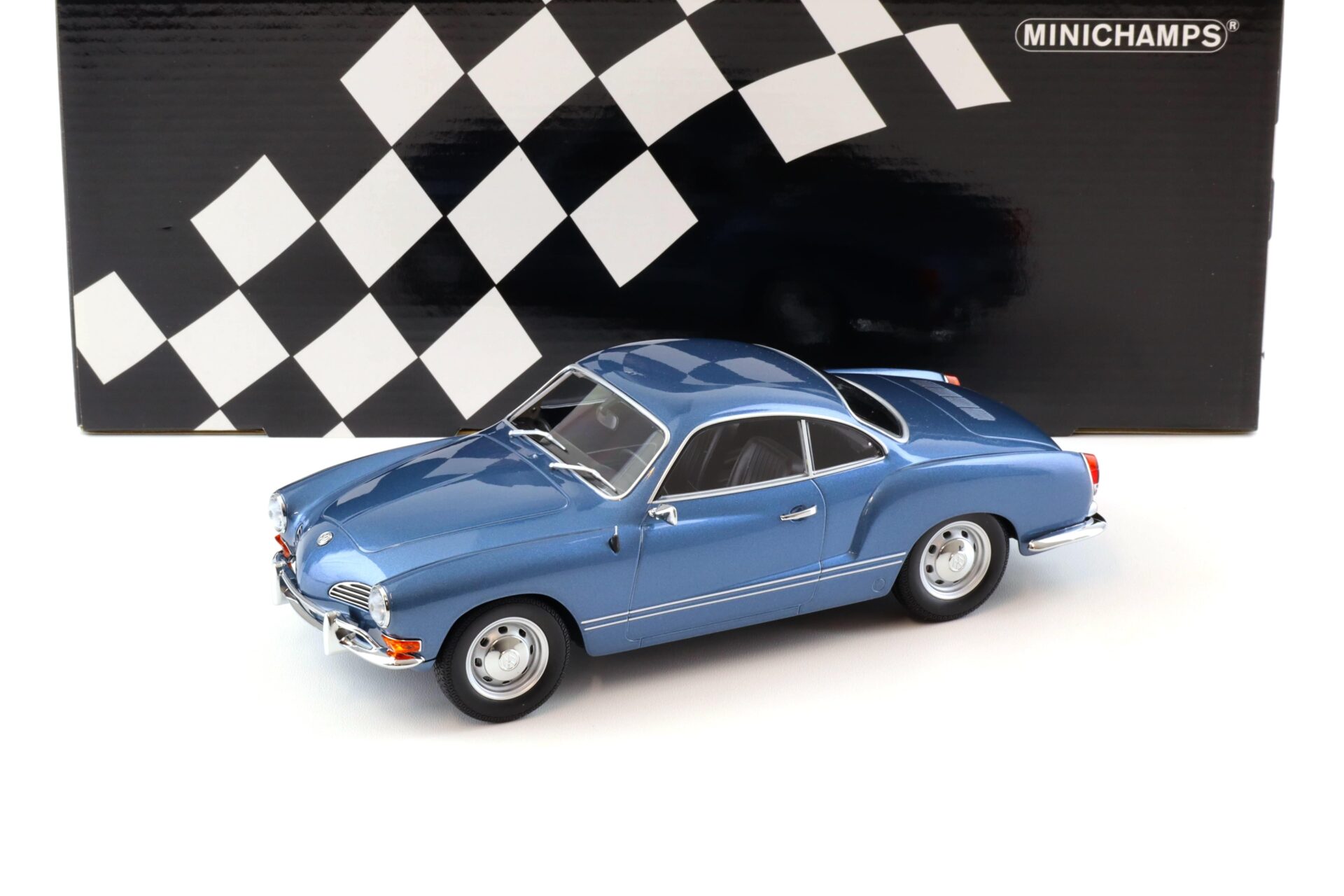 1:18 Minichamps VW Karmann Ghia Coupe 1970 blue metallic