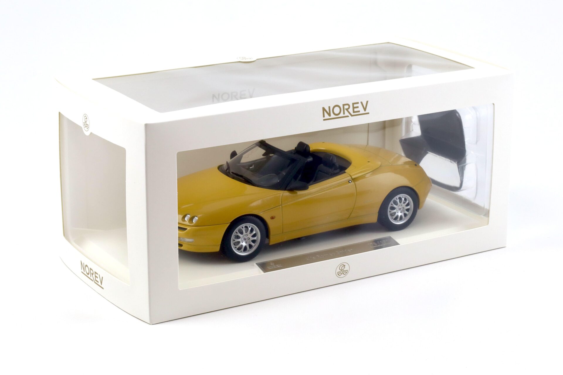 1:18 Norev Alfa Romeo Spider 2.0 T.Spark 1999 with Softtop Zoe yellow - Limited 150 pcs.