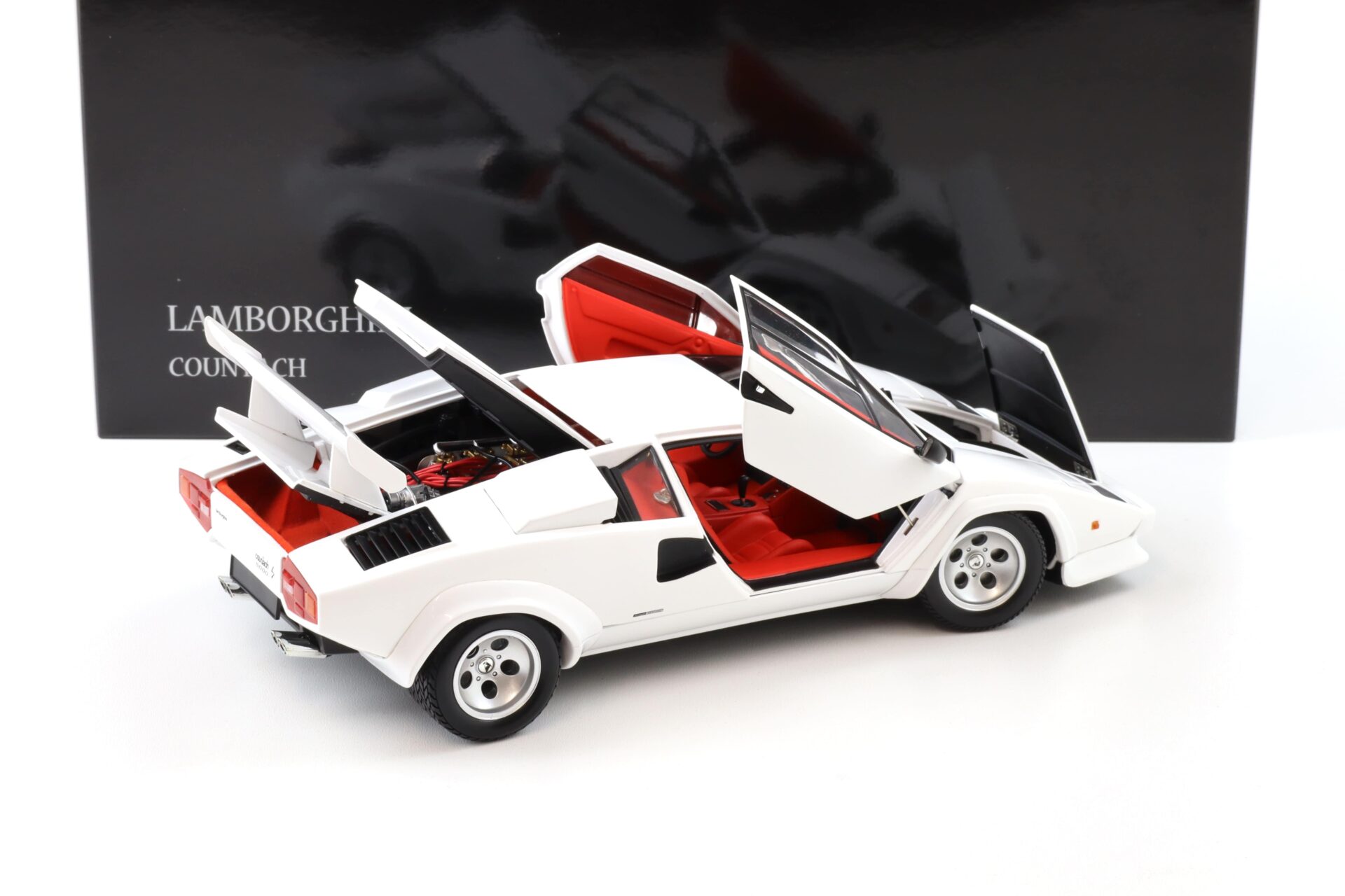 1:18 Kyosho Lamborghini Countach LP500S white 08320E