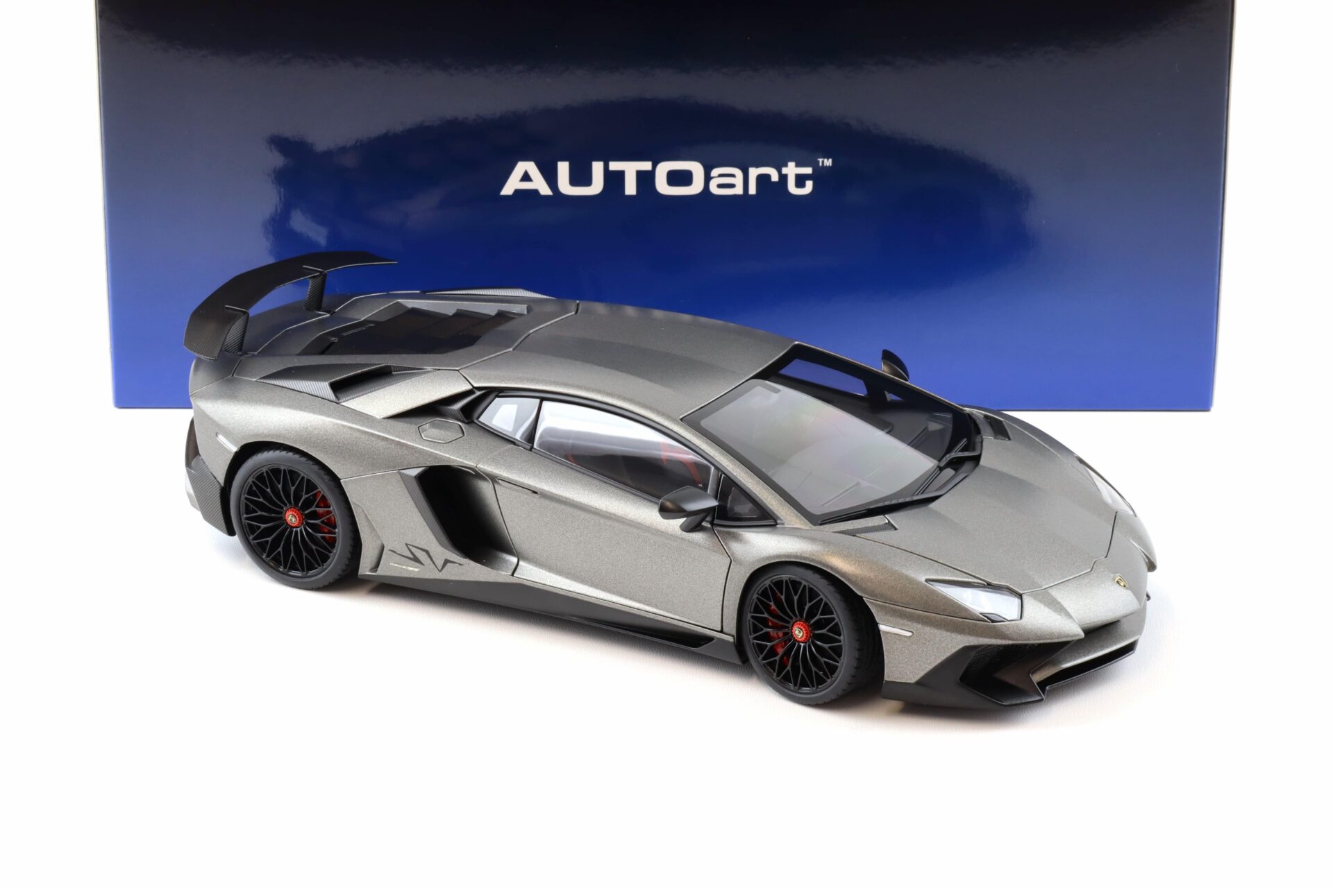 1:18 AUTOart Lamborghini Aventador LP750-4 SV Grigio Titans/ matt grey