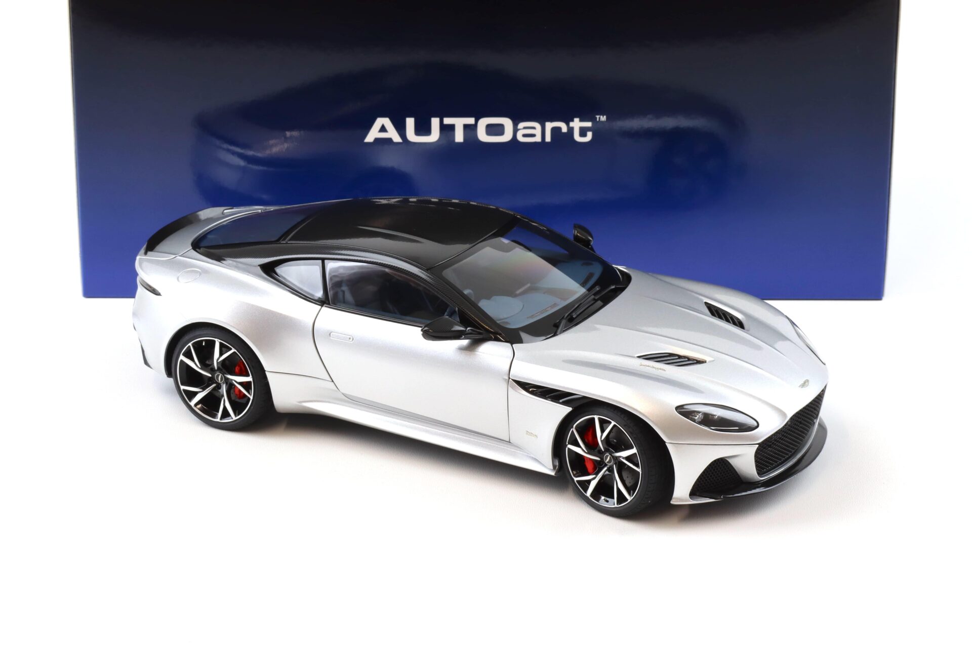 1:18 AUTOart Aston Martin DBS Superleggera Lightning silver metallic