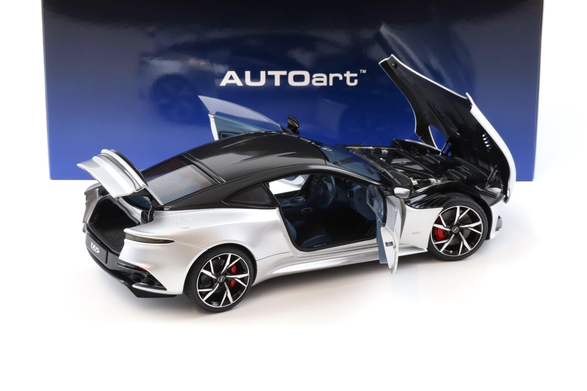 1:18 AUTOart Aston Martin DBS Superleggera Lightning silver metallic